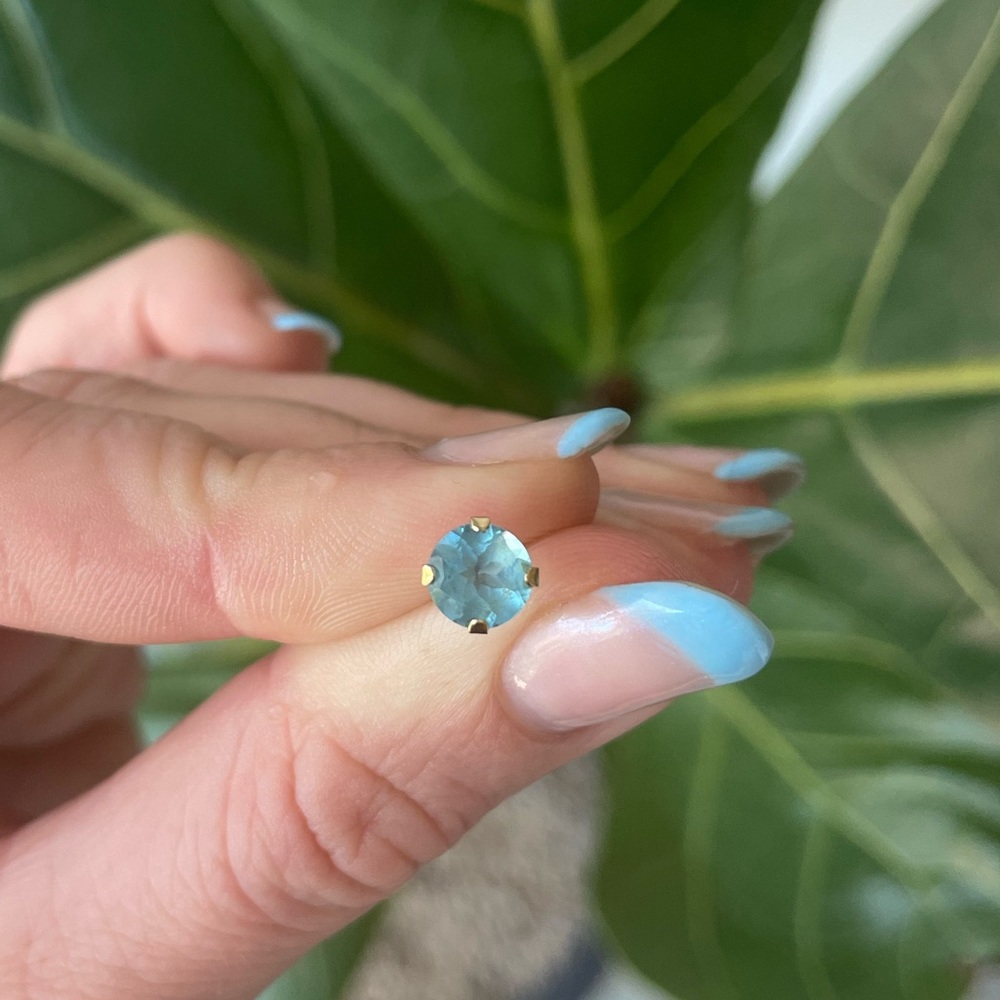 10k blue topaz stud